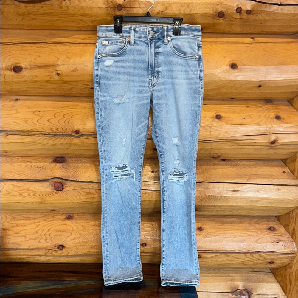 American Eagle Like New AE77 Premium Skinny Jeans Size 6 Reg. in Light Destroy - Picture 7 of 15